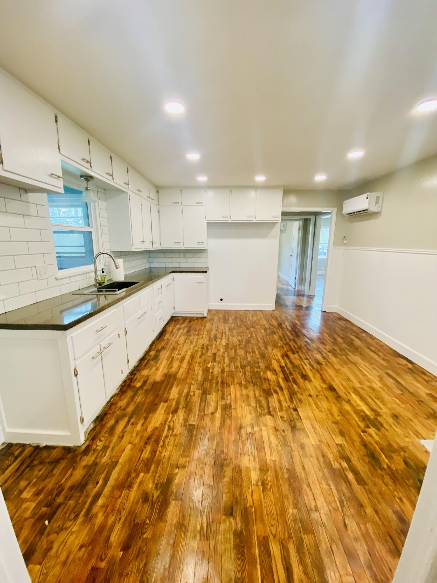 1420 W 5th Street
