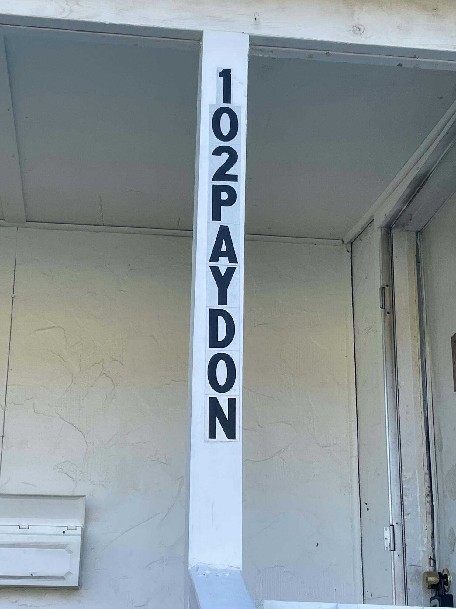 102 E Paydon Street