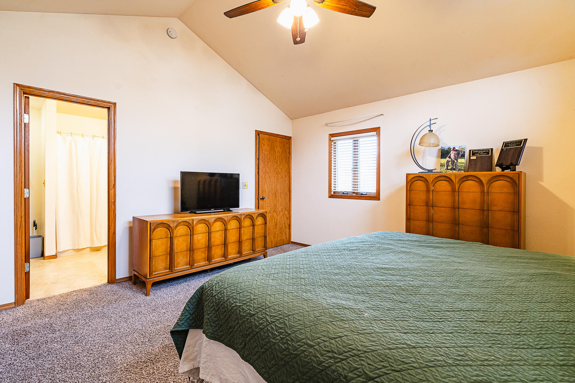 2618 Rhonda Drive