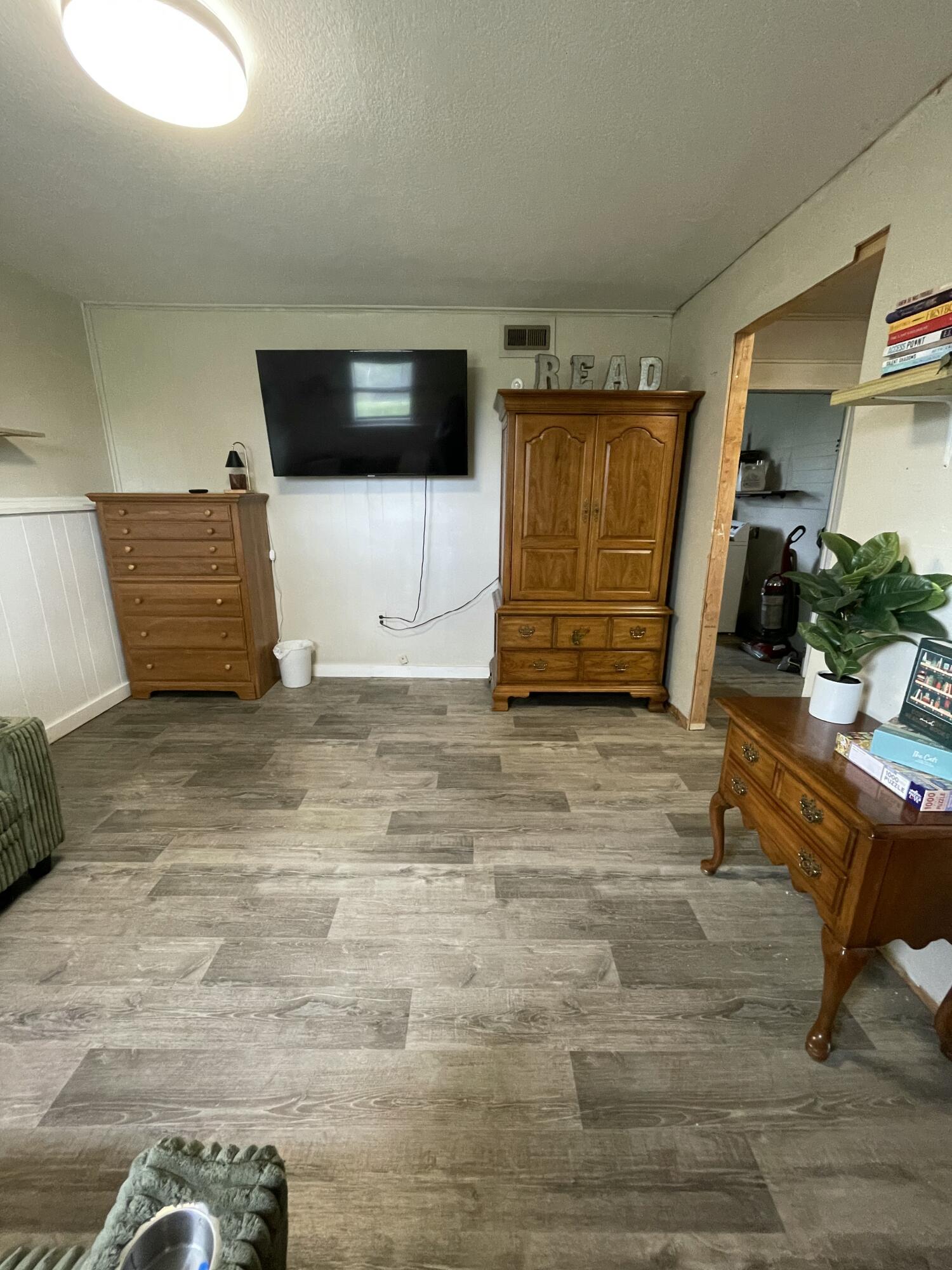 8395 County Road 8970