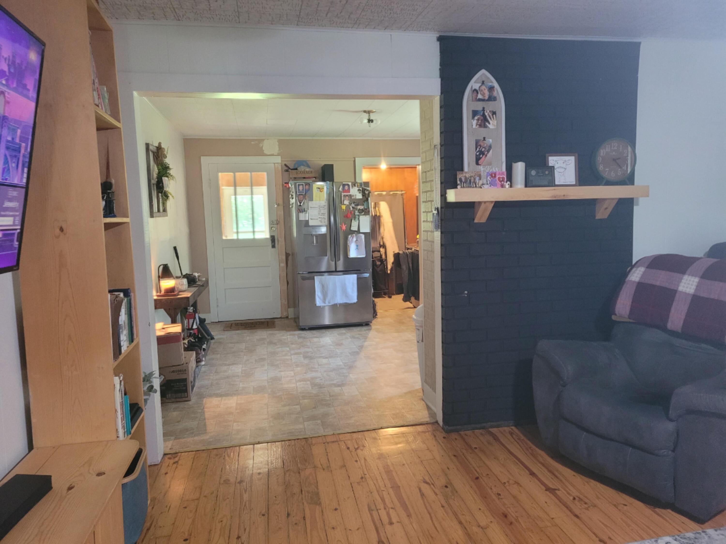 1220 Lambert Lane