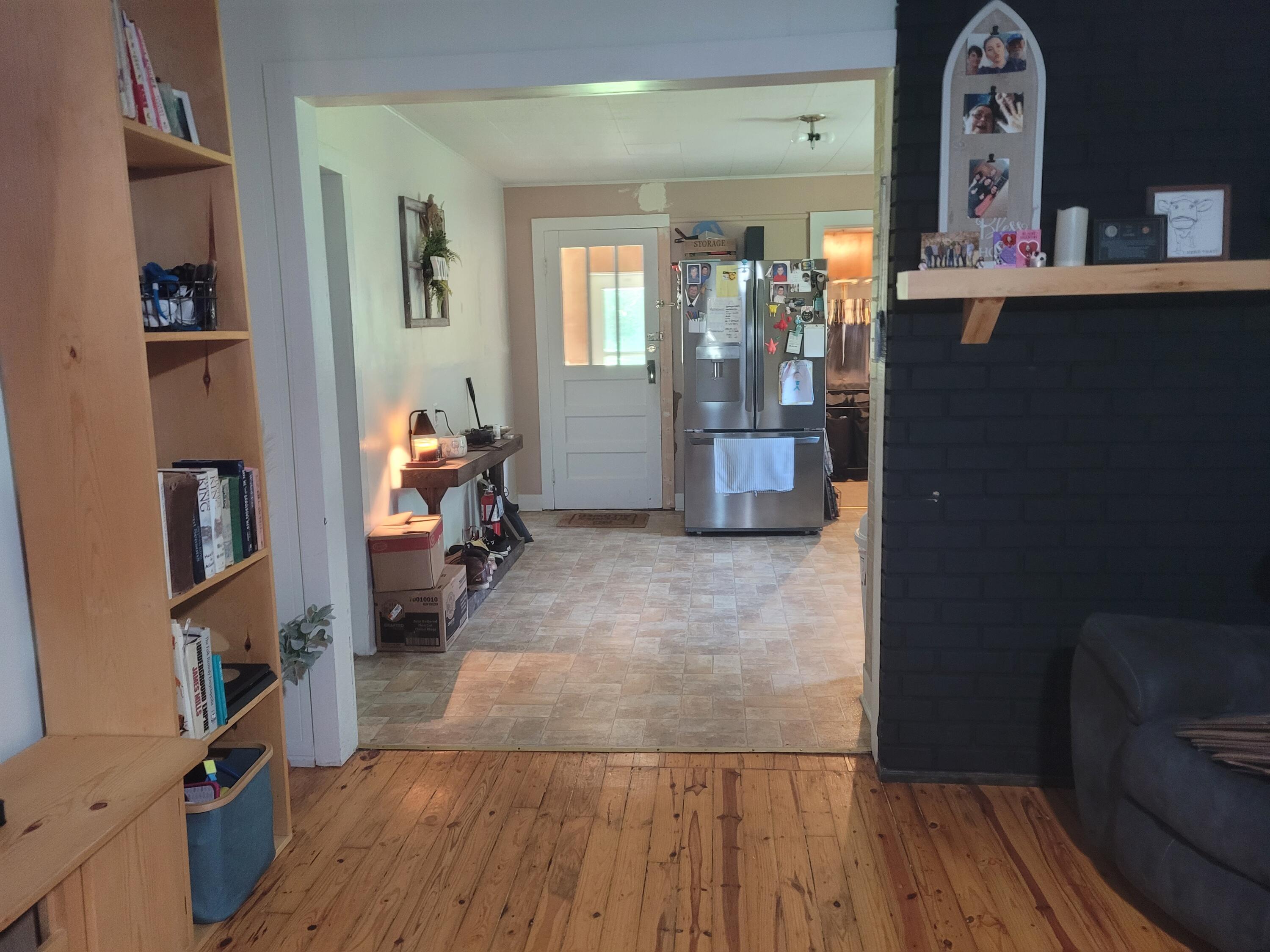 1220 Lambert Lane