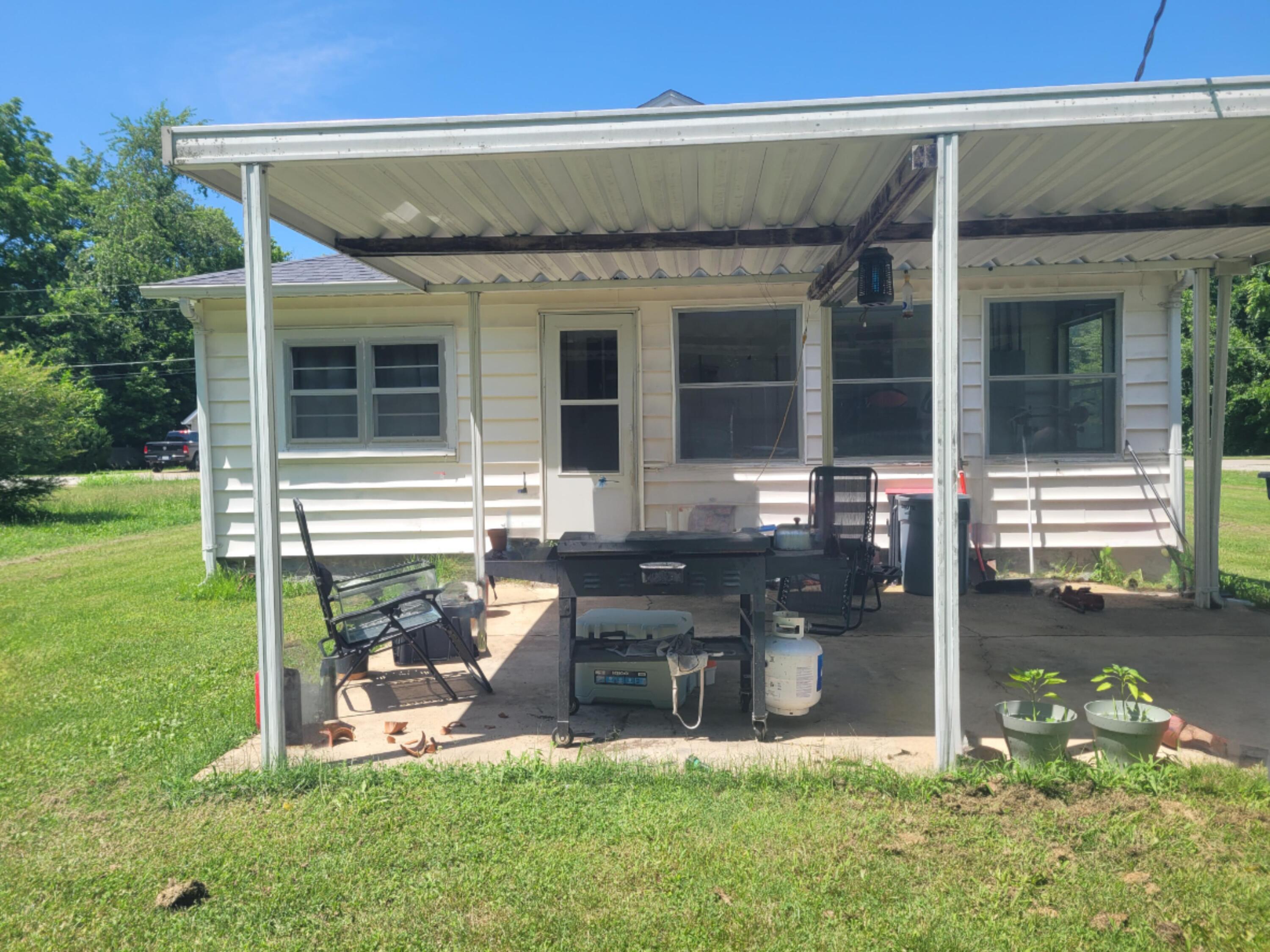1220 Lambert Lane