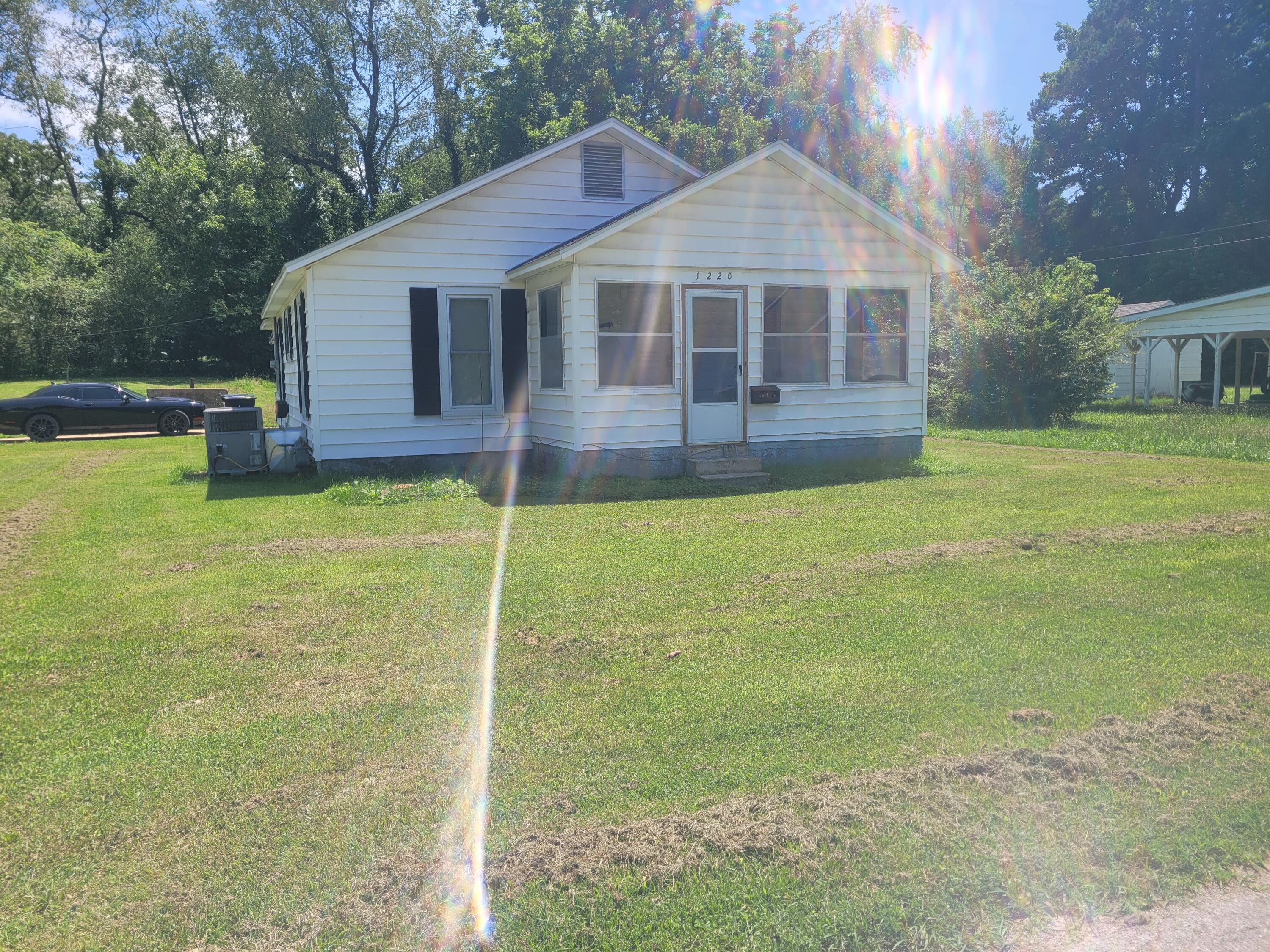1220 Lambert Lane