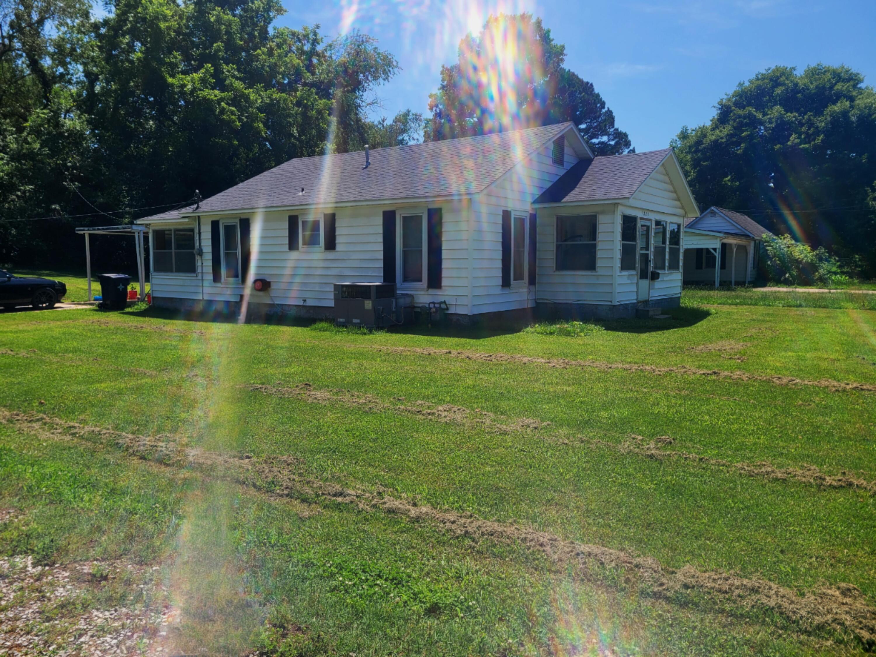 1220 Lambert Lane