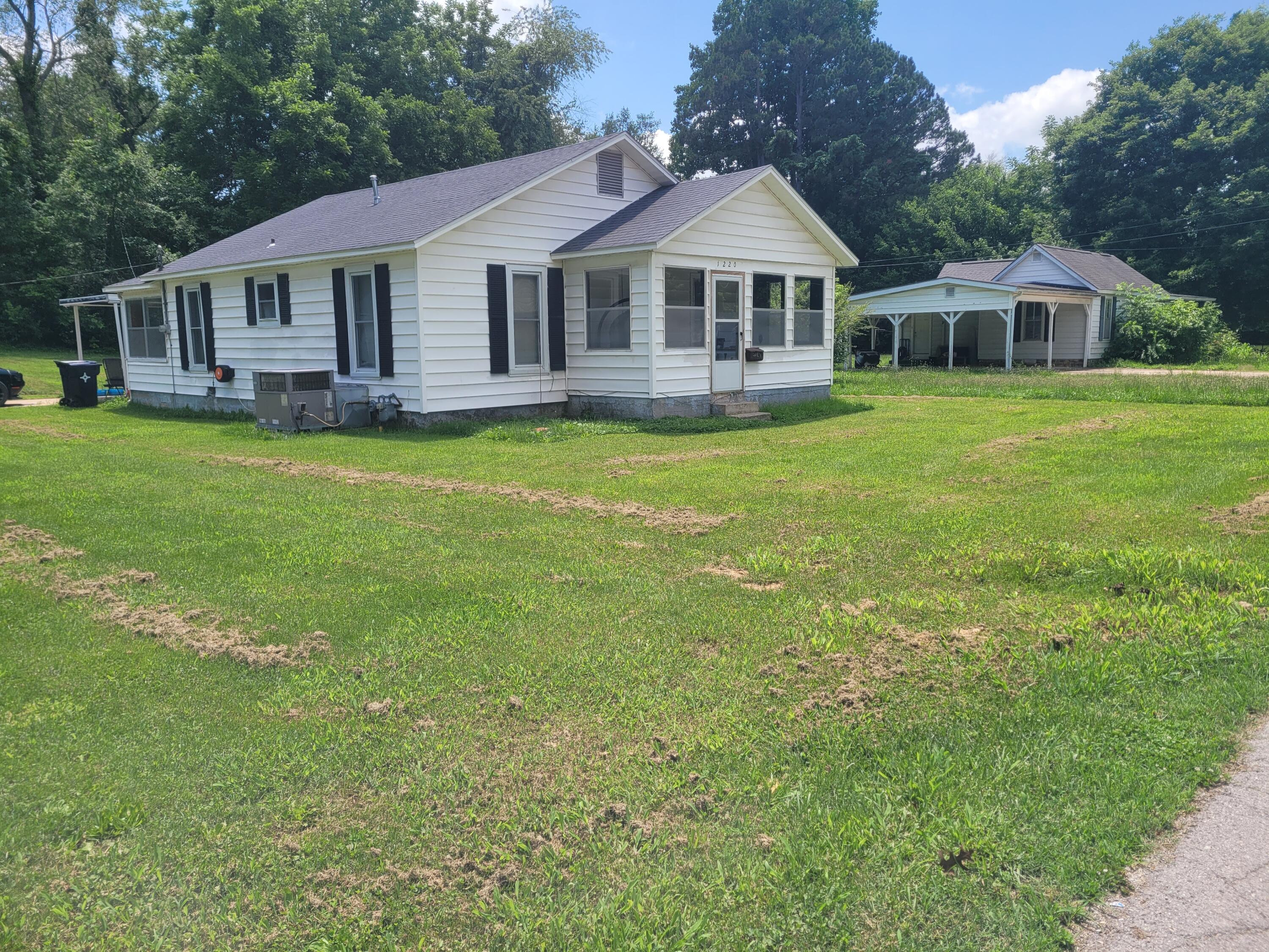 1220 Lambert Lane