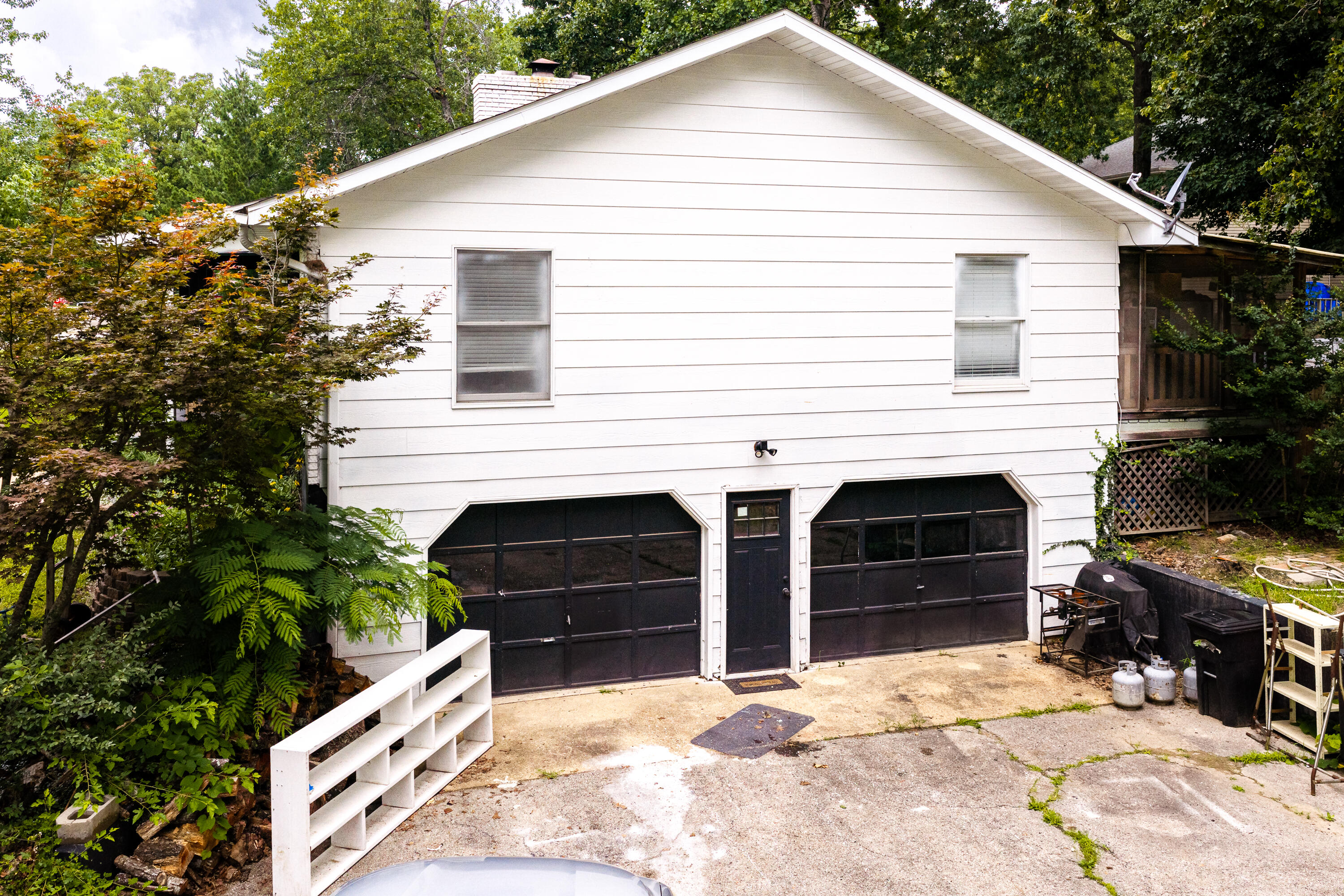 2002 Sycamore Drive