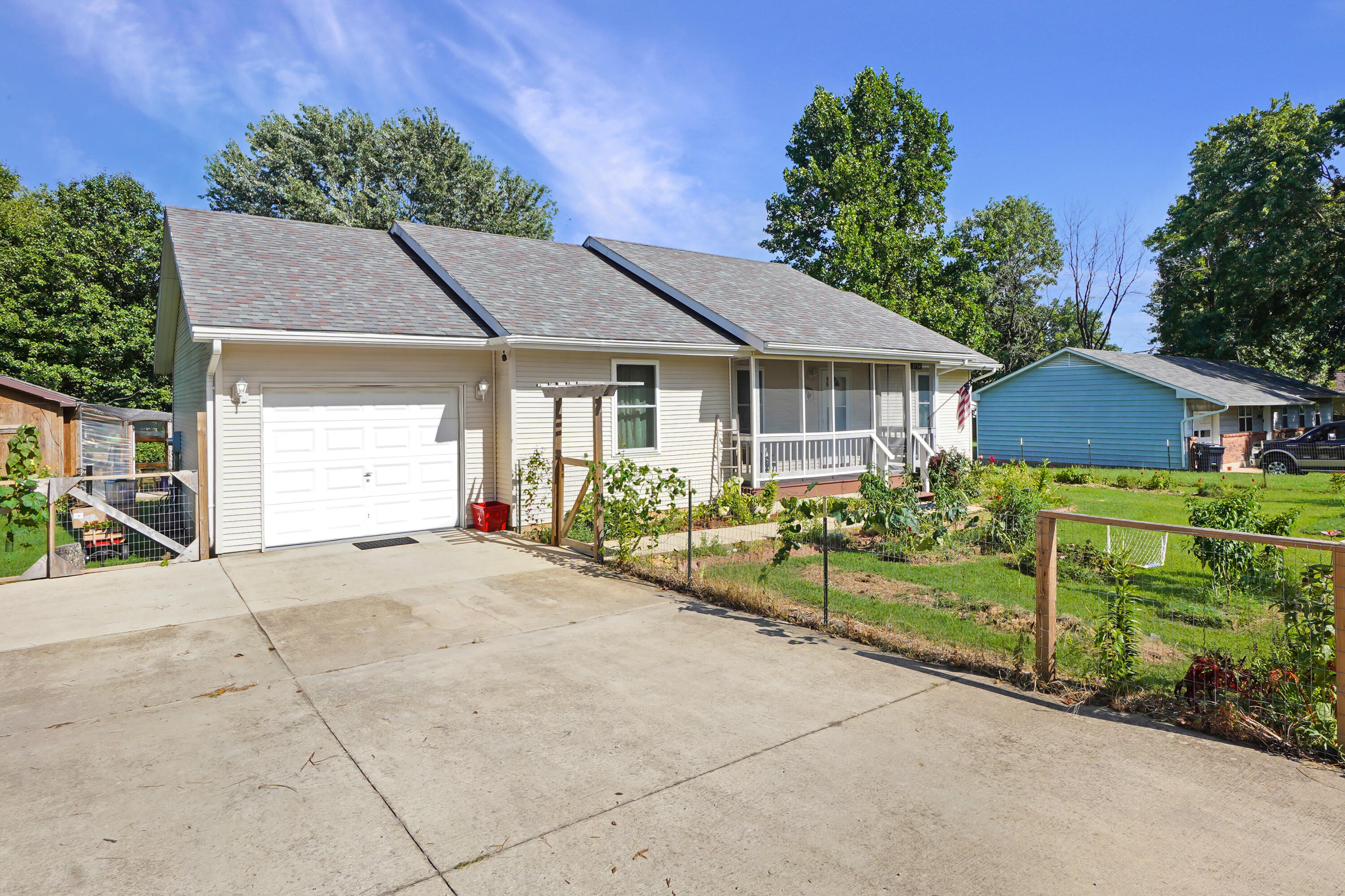 1934 Anne Drive
