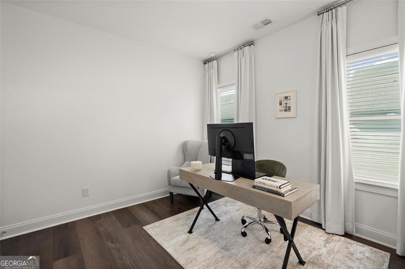 6524 BEACON