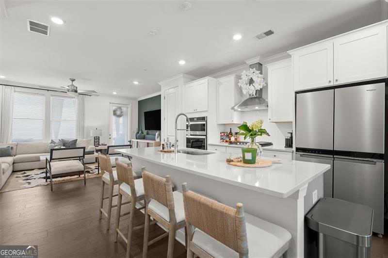 6524 BEACON