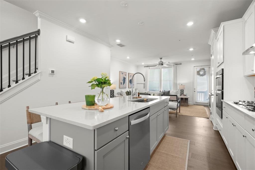 6524 BEACON Drive