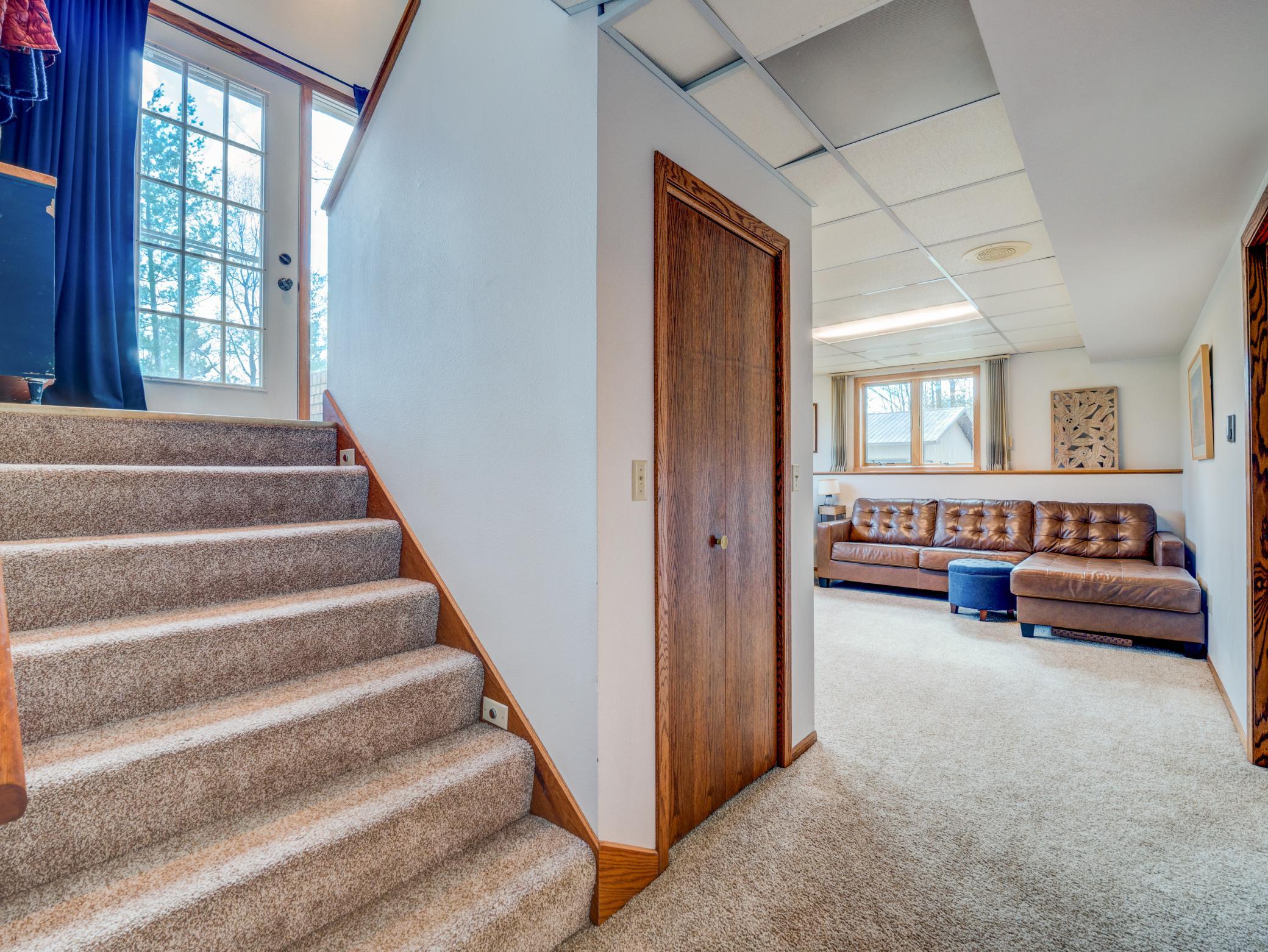 2935 Acorn Lane NE