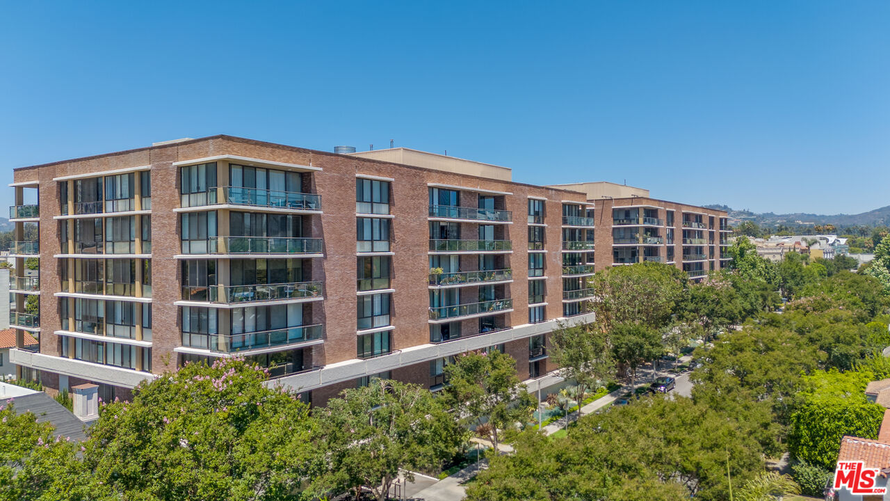 211 S Spalding Dr Unit: 205N