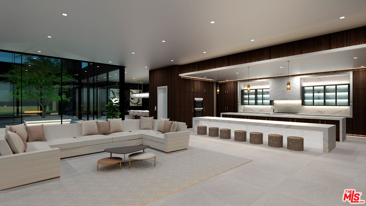 602 N Beverly Dr