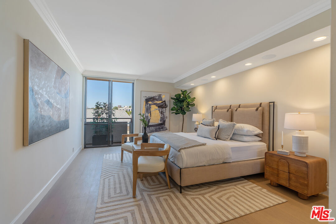 211 S Spalding Dr Unit: 205N