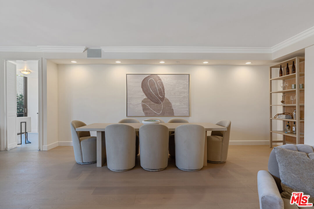 211 S Spalding Dr Unit: 205N