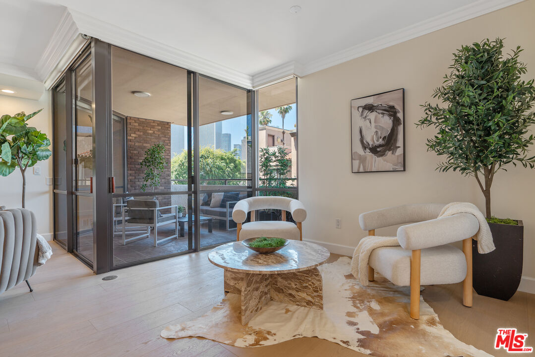 211 S Spalding Dr Unit: 205N