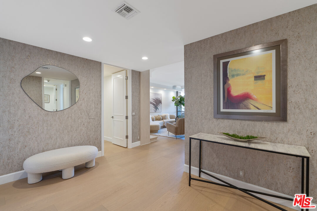 211 S Spalding Dr Unit: 205N