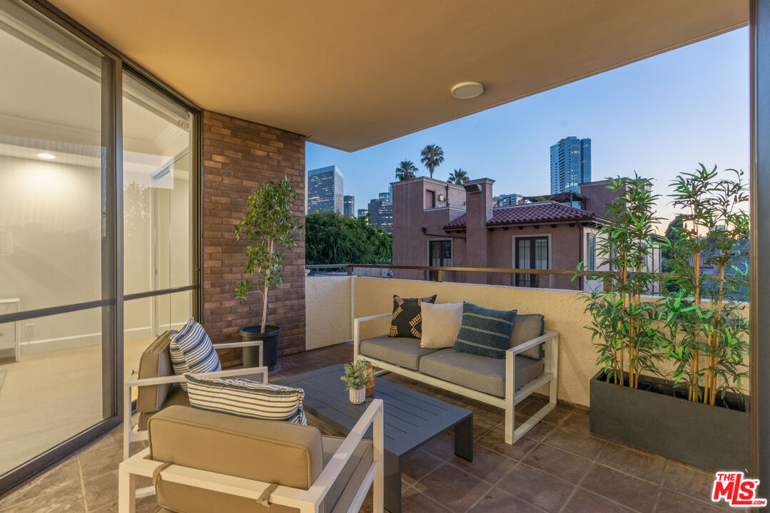 211 S Spalding Dr Unit: 205N