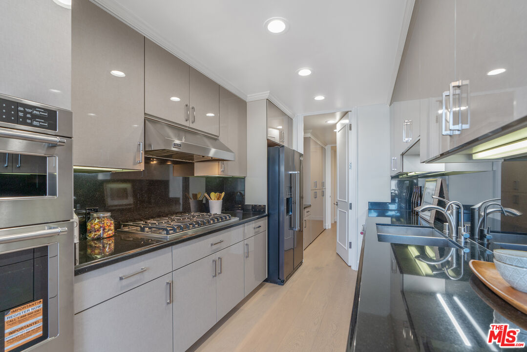 211 S Spalding Dr Unit: 205N