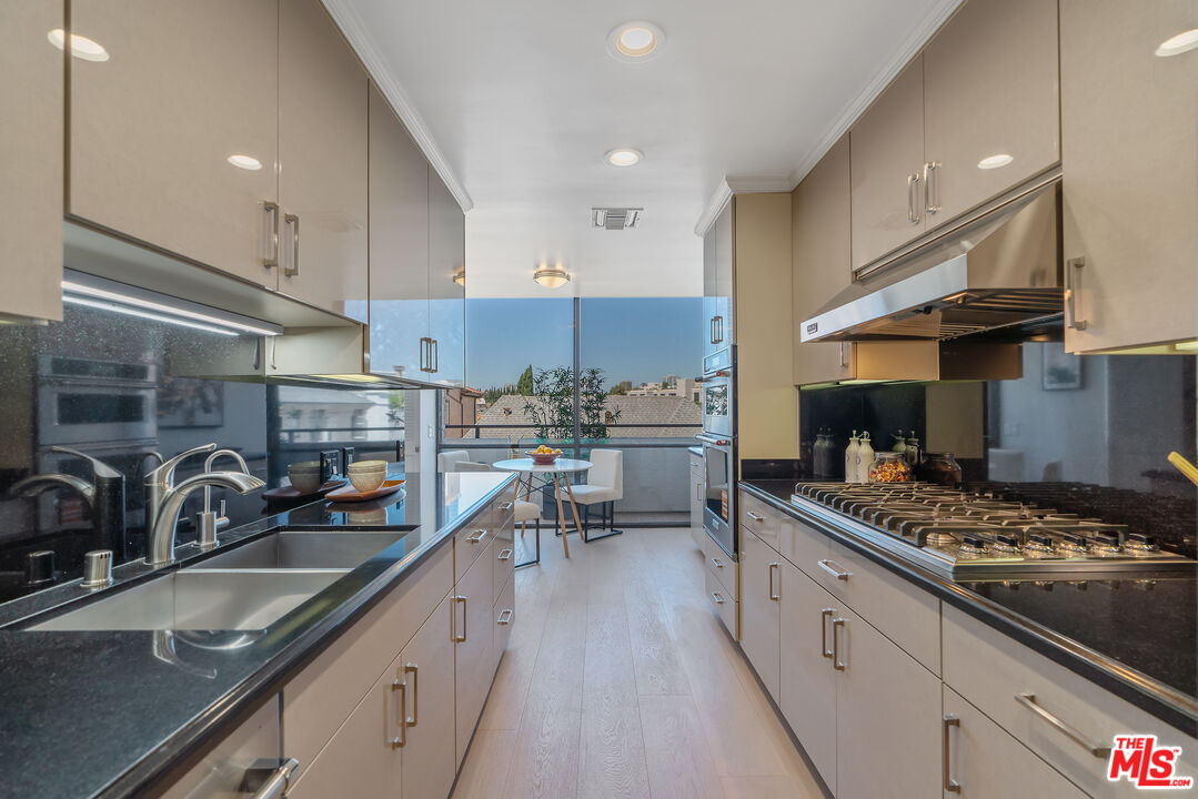 211 S Spalding Dr Unit: 205N