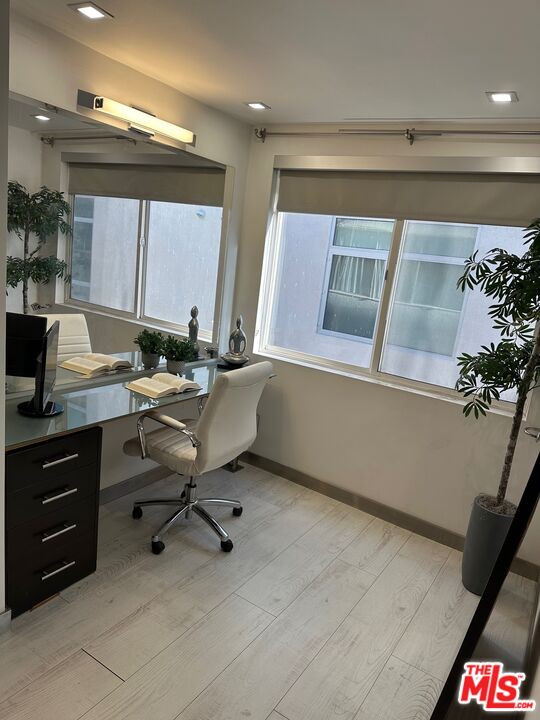 262 N Crescent Dr Unit: 2 E