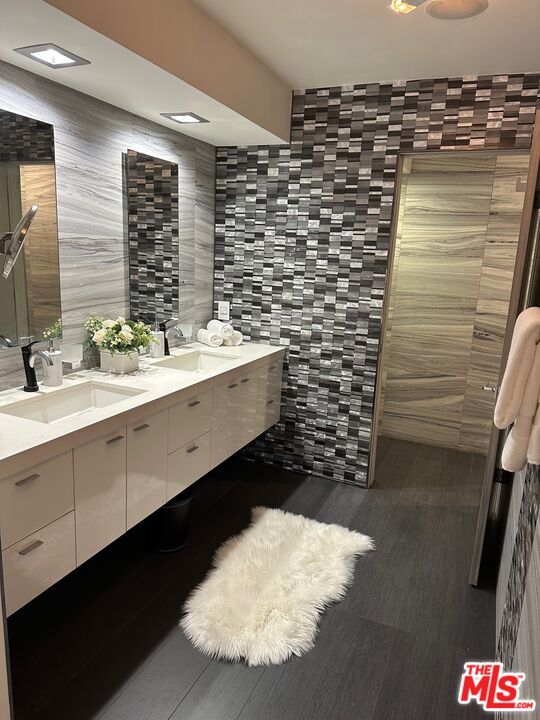 262 N Crescent Dr Unit: 2 E