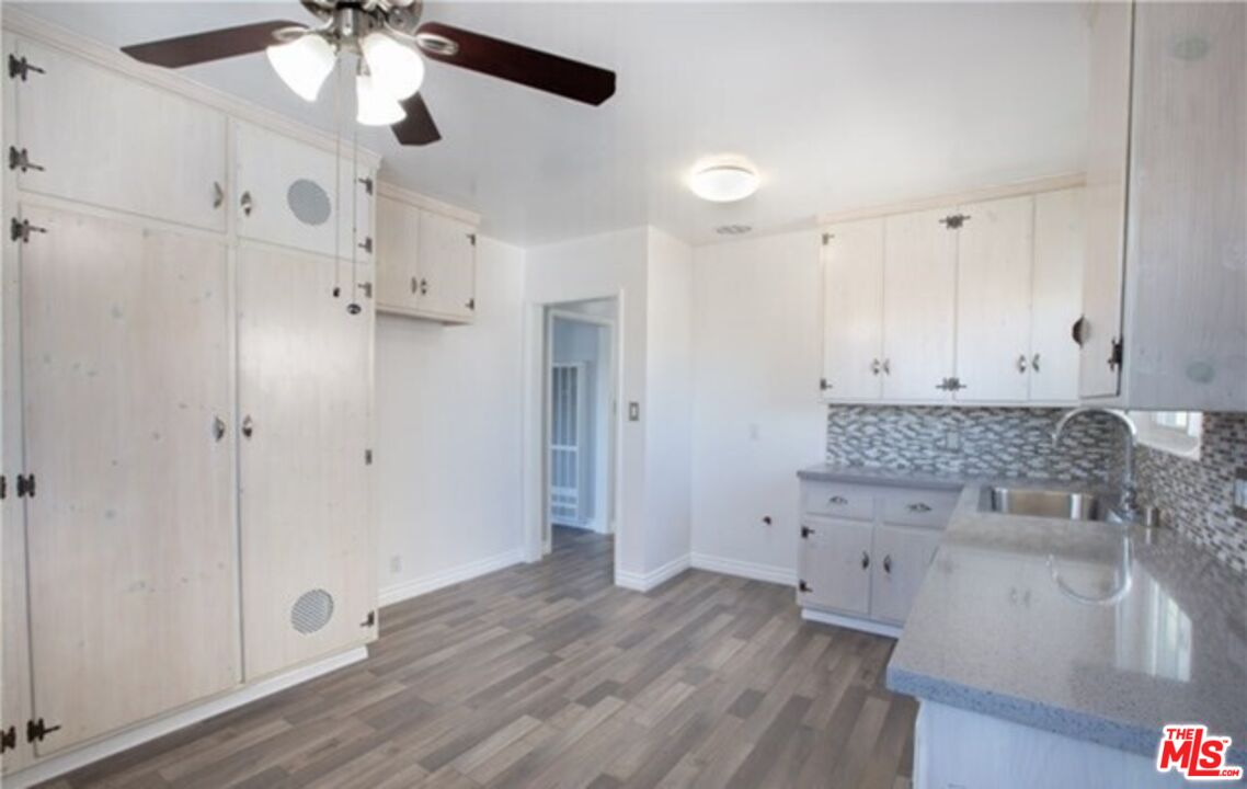 330 Bungalow Dr