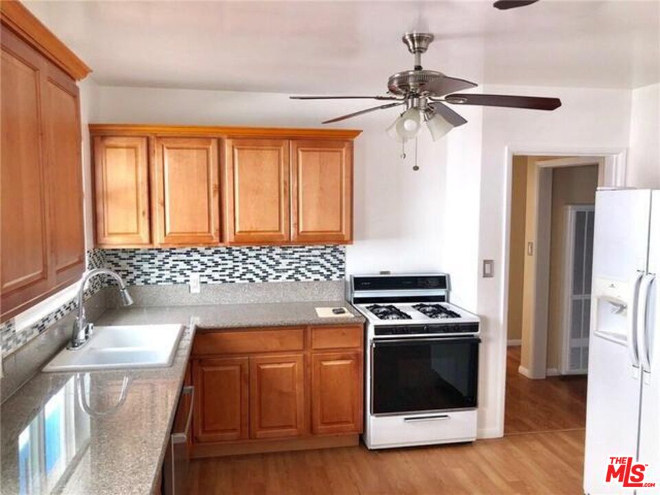 330 Bungalow Dr