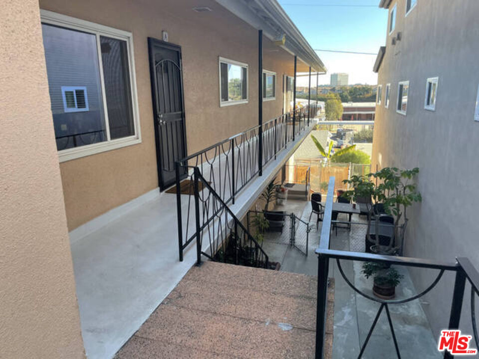 330 Bungalow Dr