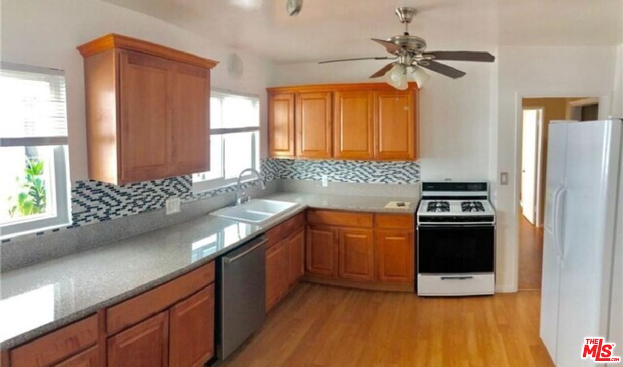330 Bungalow Dr