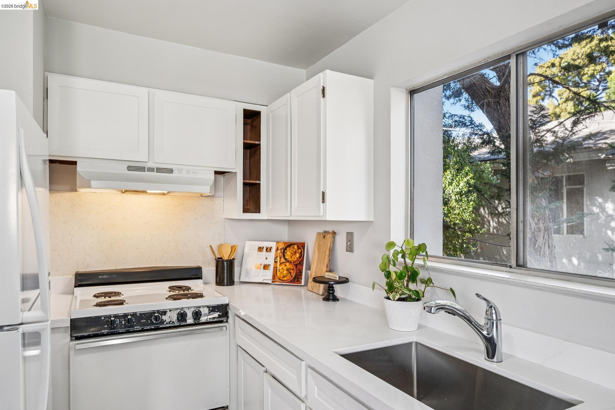 2614 Warring St # 6A