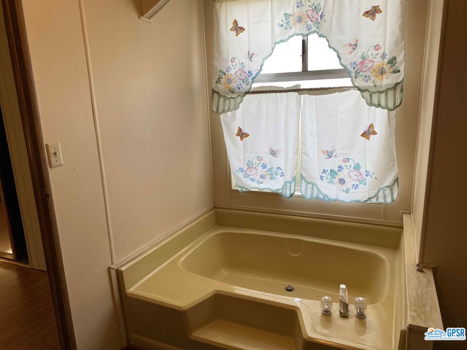 18555 Roberts Rd Unit: 20