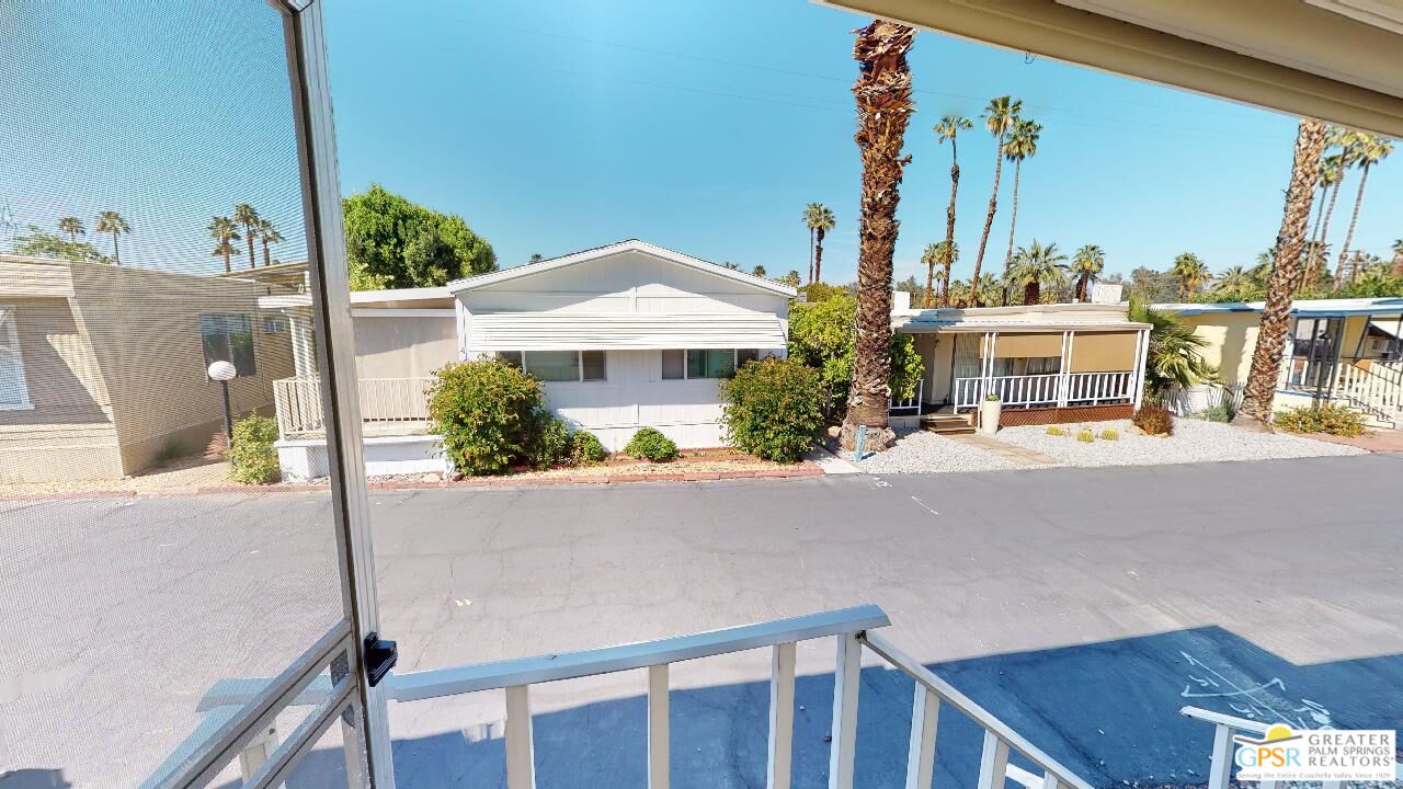 3 Coolidge Dr