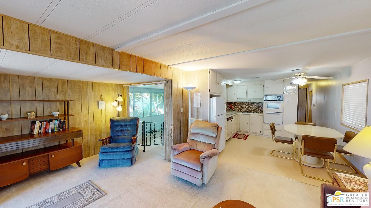 3 Coolidge Dr