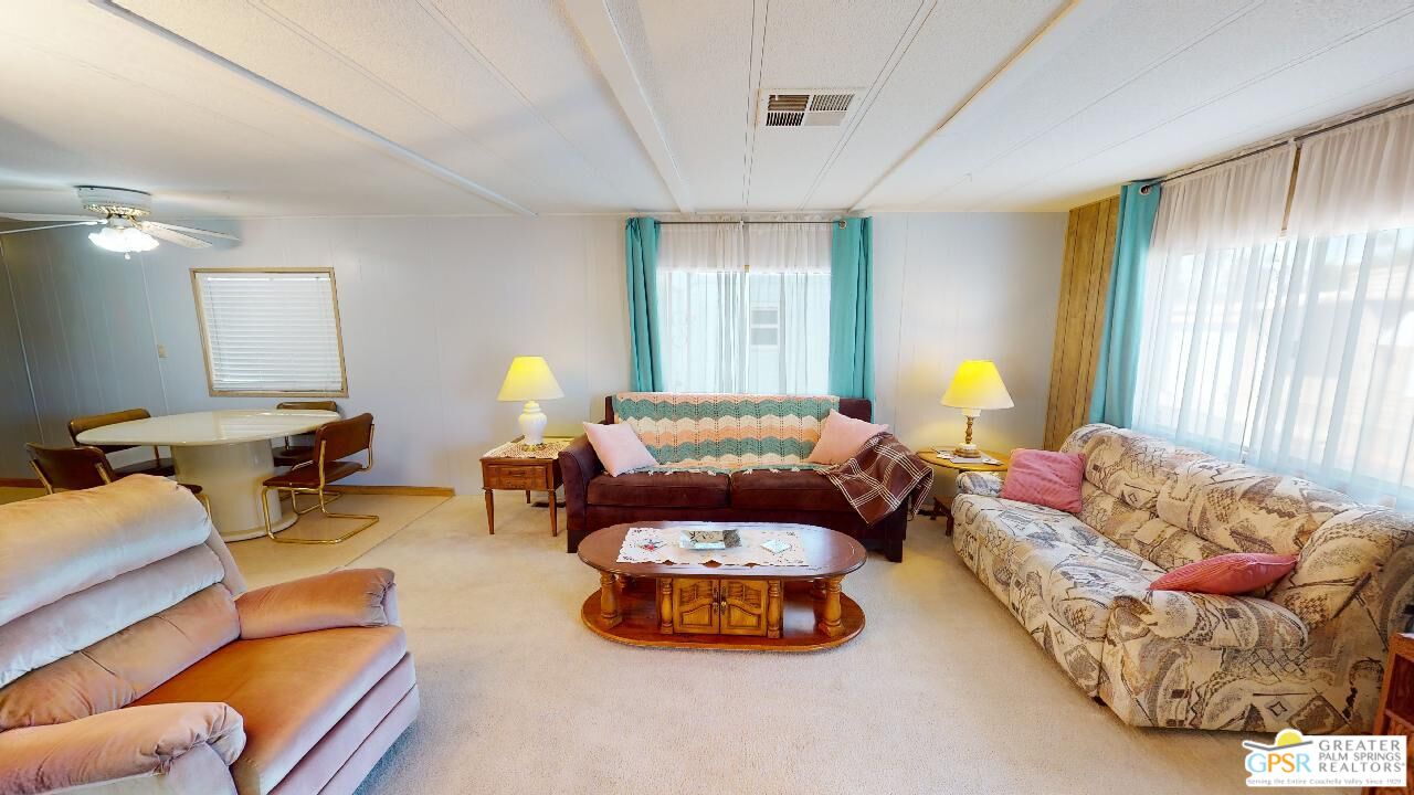3 Coolidge Dr