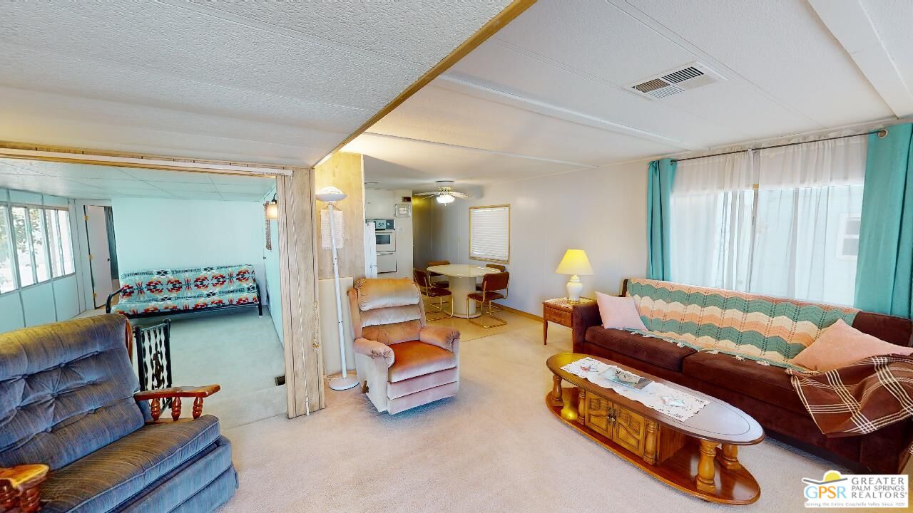 3 Coolidge Dr
