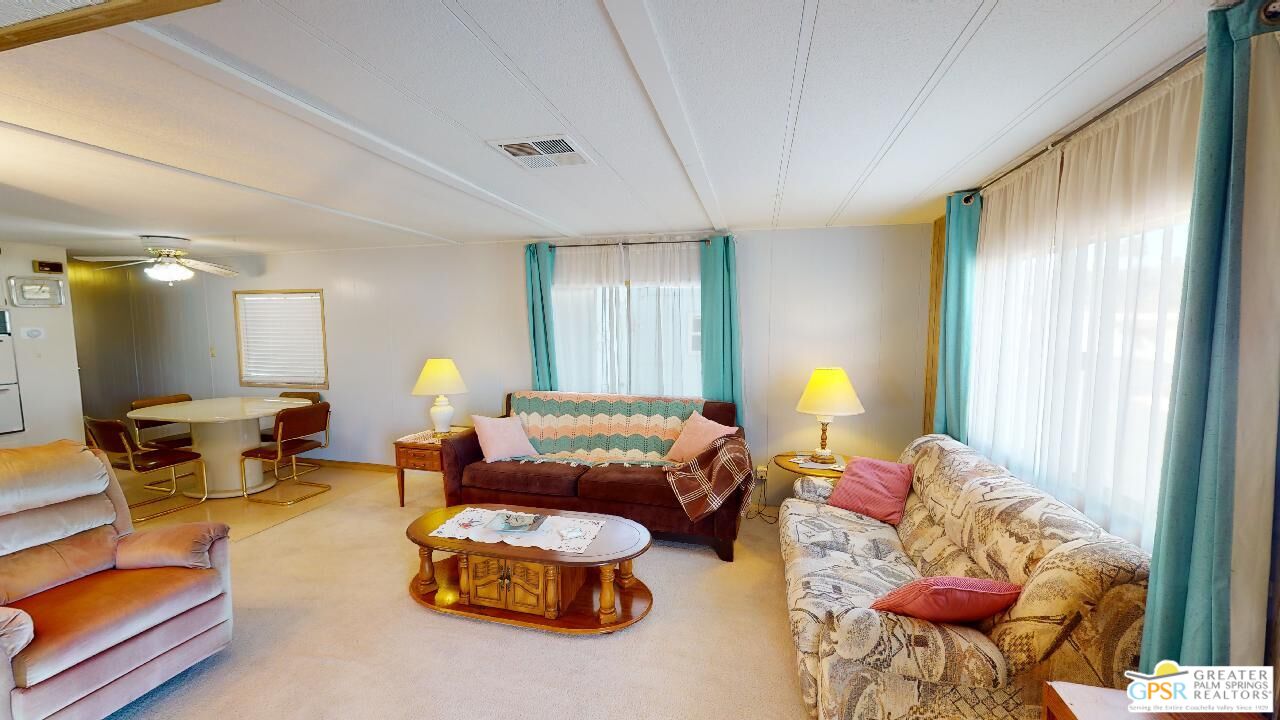 3 Coolidge Dr