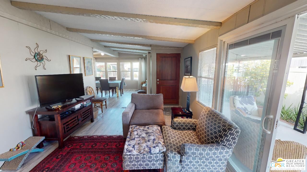 246 Laredo Dr