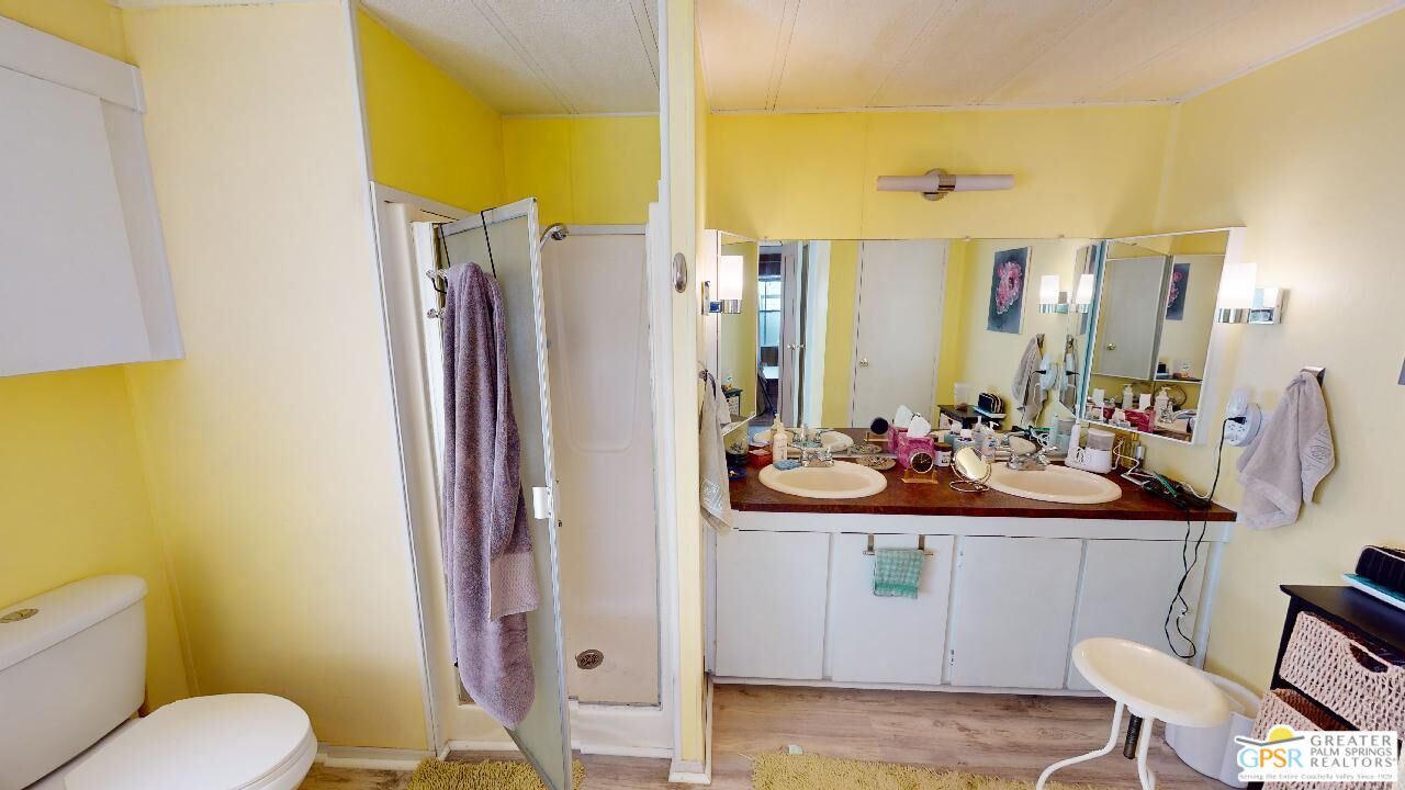 246 Laredo Dr