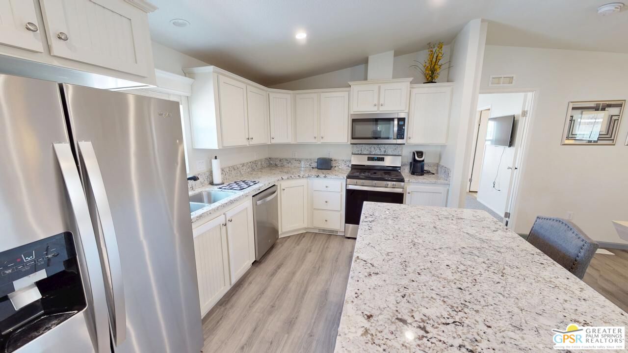 5 Garfield Dr
