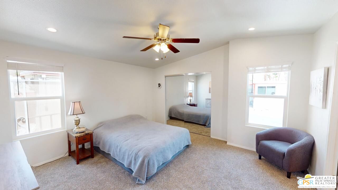 5 Garfield Dr
