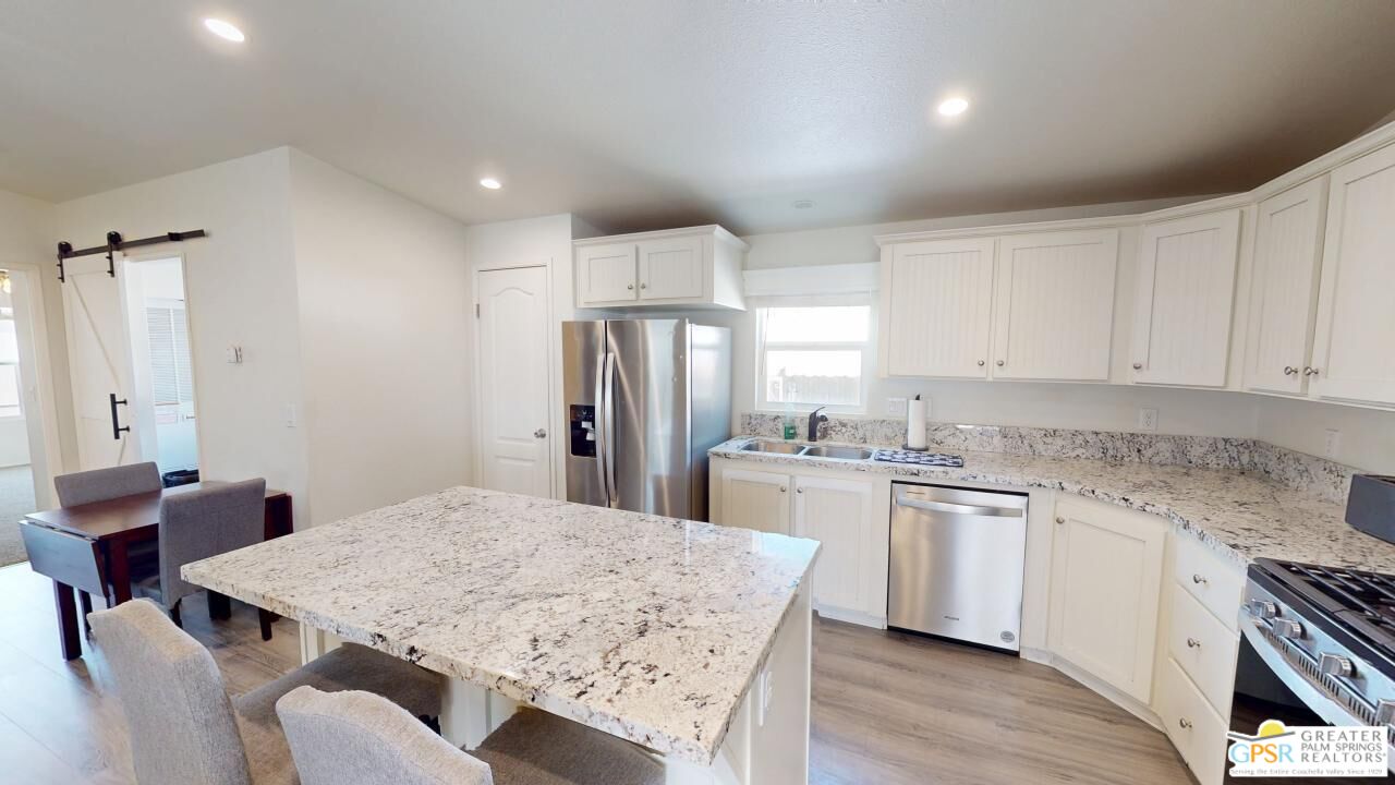 5 Garfield Dr
