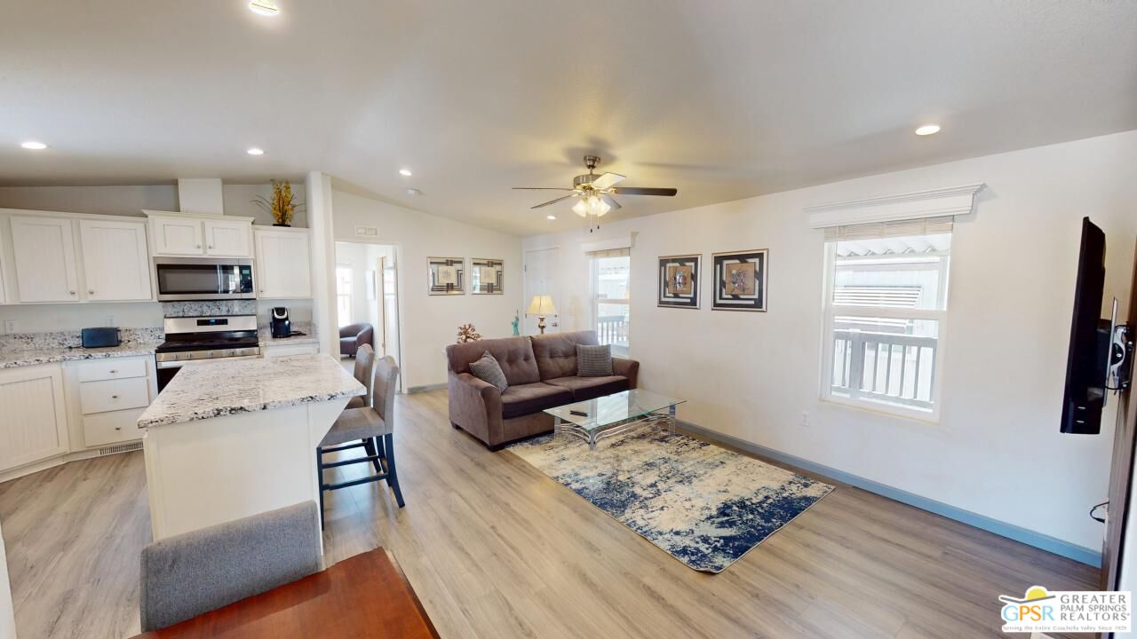 5 Garfield Dr