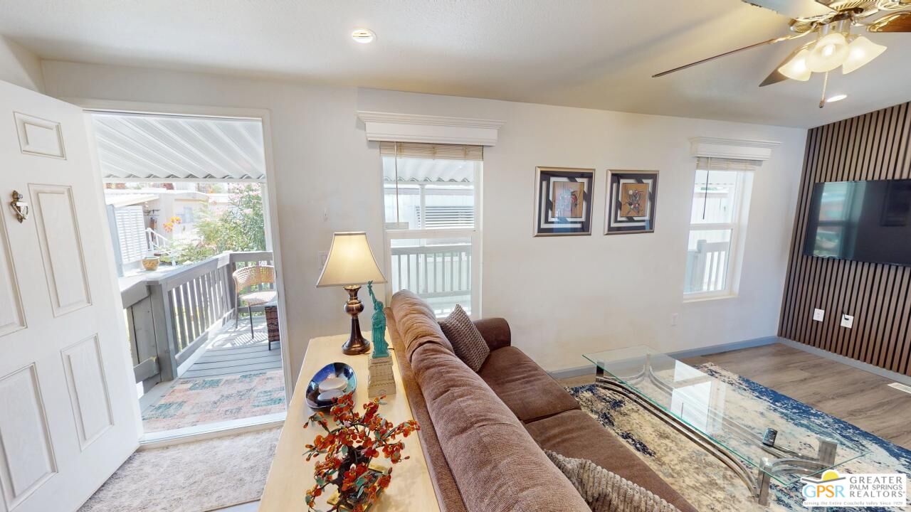 5 Garfield Dr