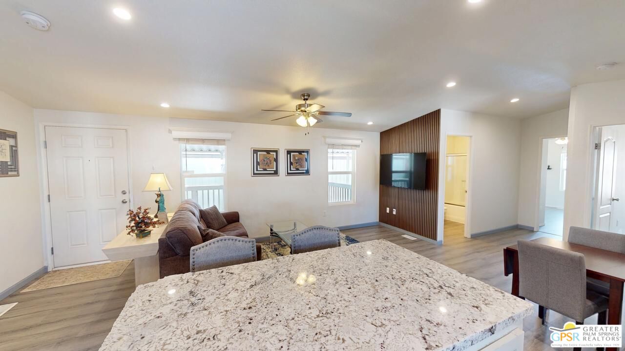5 Garfield Dr