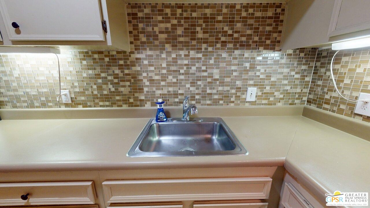 2857 N Los Felices Rd Unit: 210