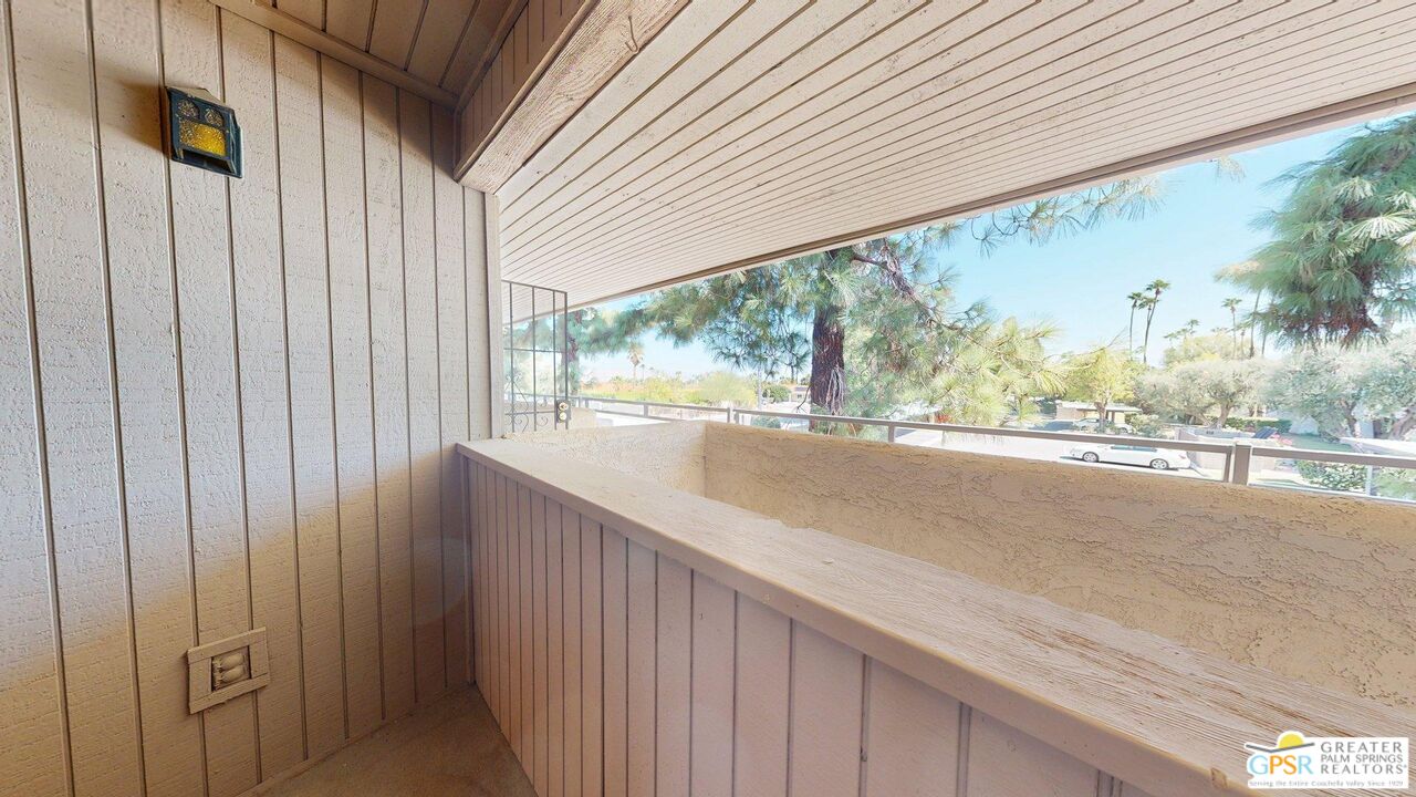 2857 N Los Felices Rd Unit: 210