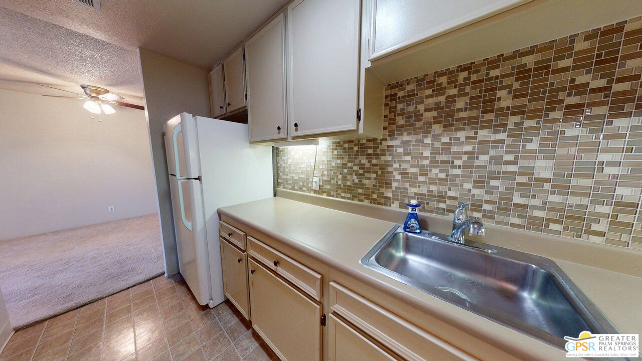 2857 N Los Felices Rd Unit: 210