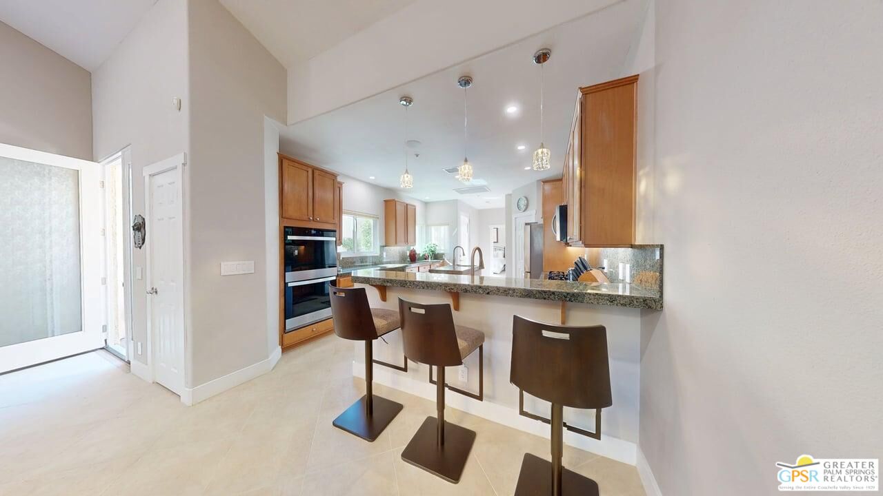 2866 La Cadena Ct